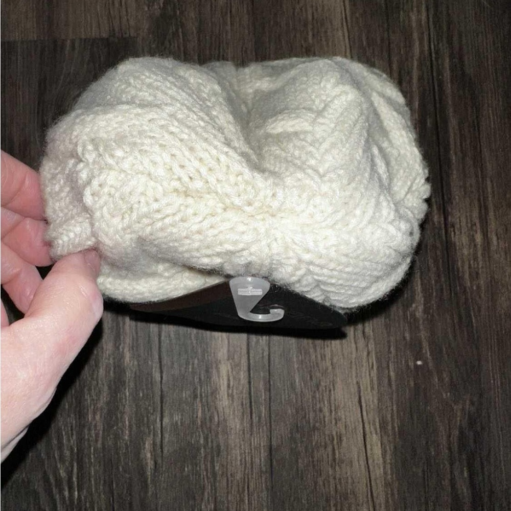 NWT Apana brand knit beanie hat - Picture 3 of 5